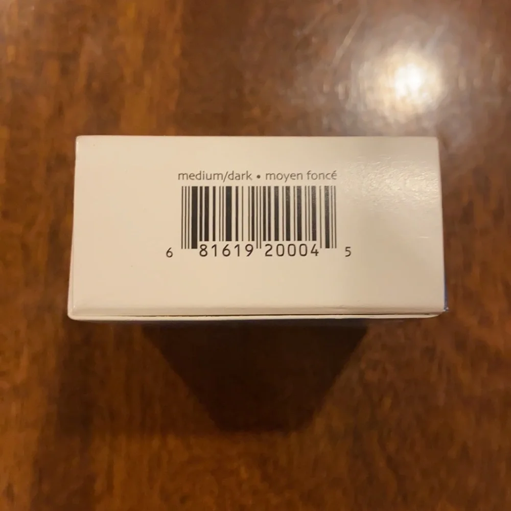 TheBalm NWT Concealer Medium/ Dark Moyer Fonce
